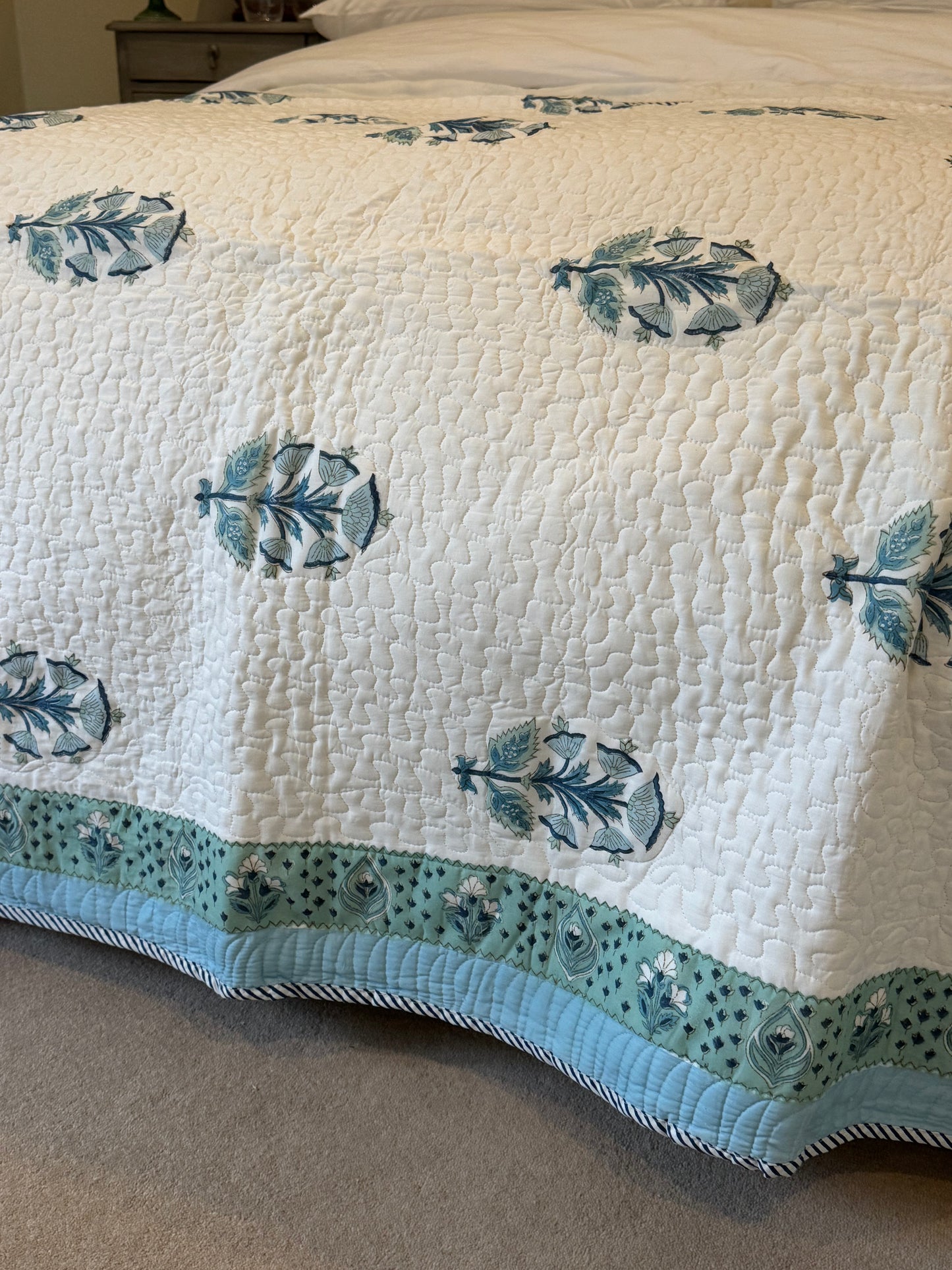 Blue Foliage Bedspread/Quilt