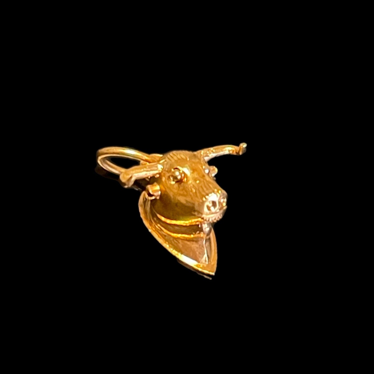 18ct Bulls Head Charm