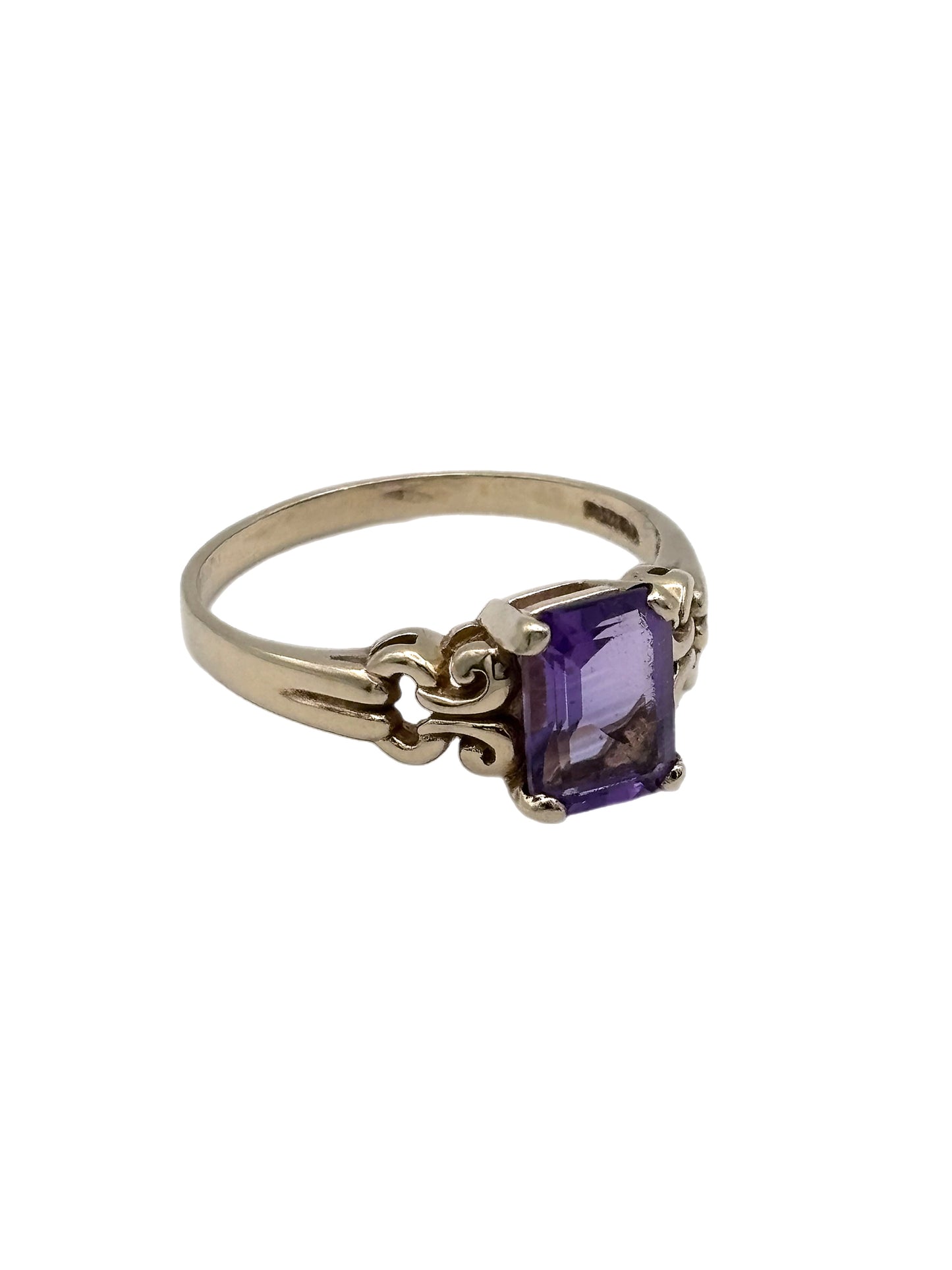 9ct Gold Emerald cut Amethyst Ring