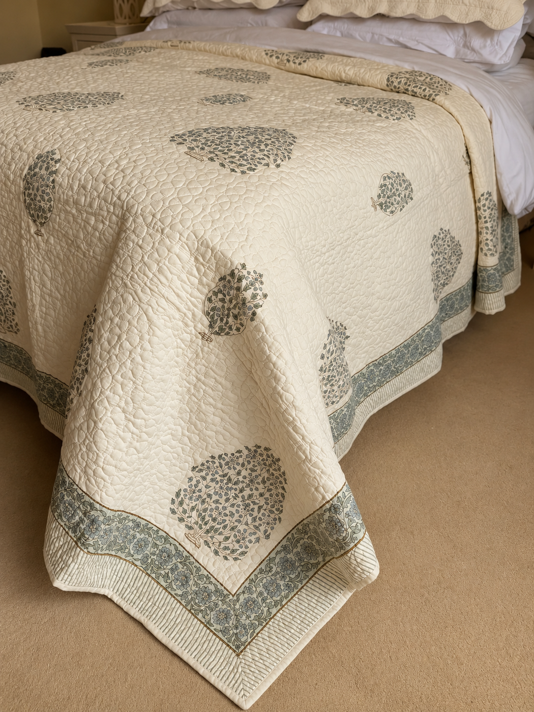 Antiqued Blue Shrub Bedspread/Quilt