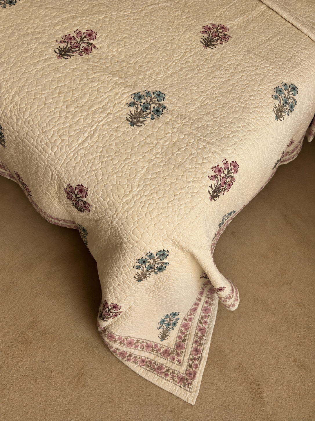 Antiqued Pink & Blue Foliage Bedspread/Quilt