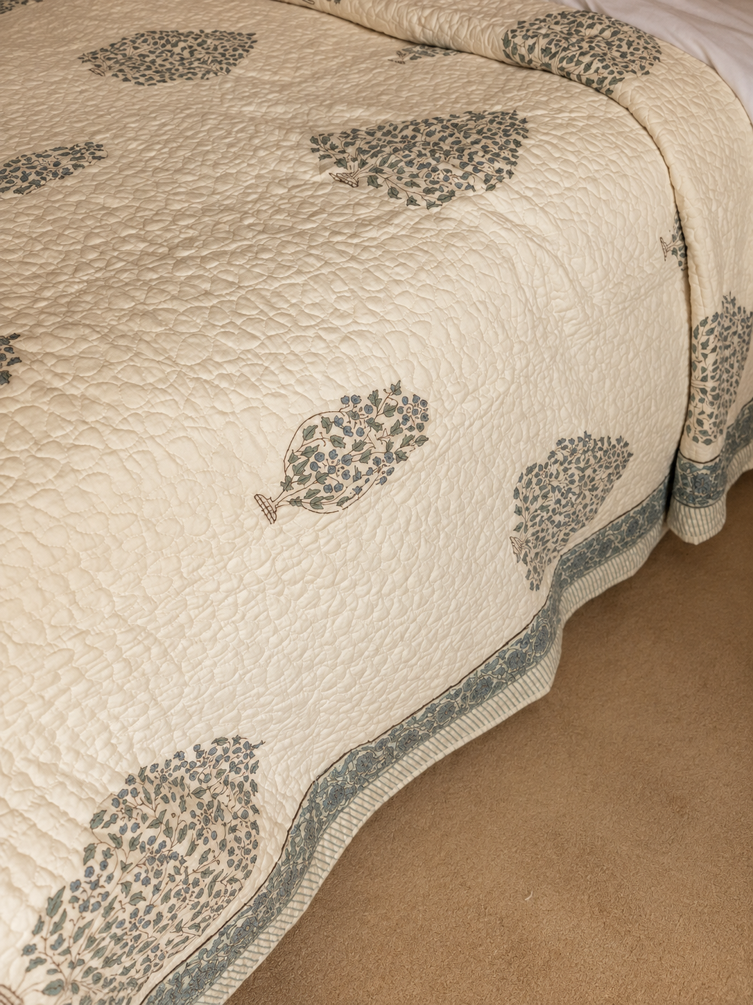Antiqued Blue Shrub Bedspread/Quilt