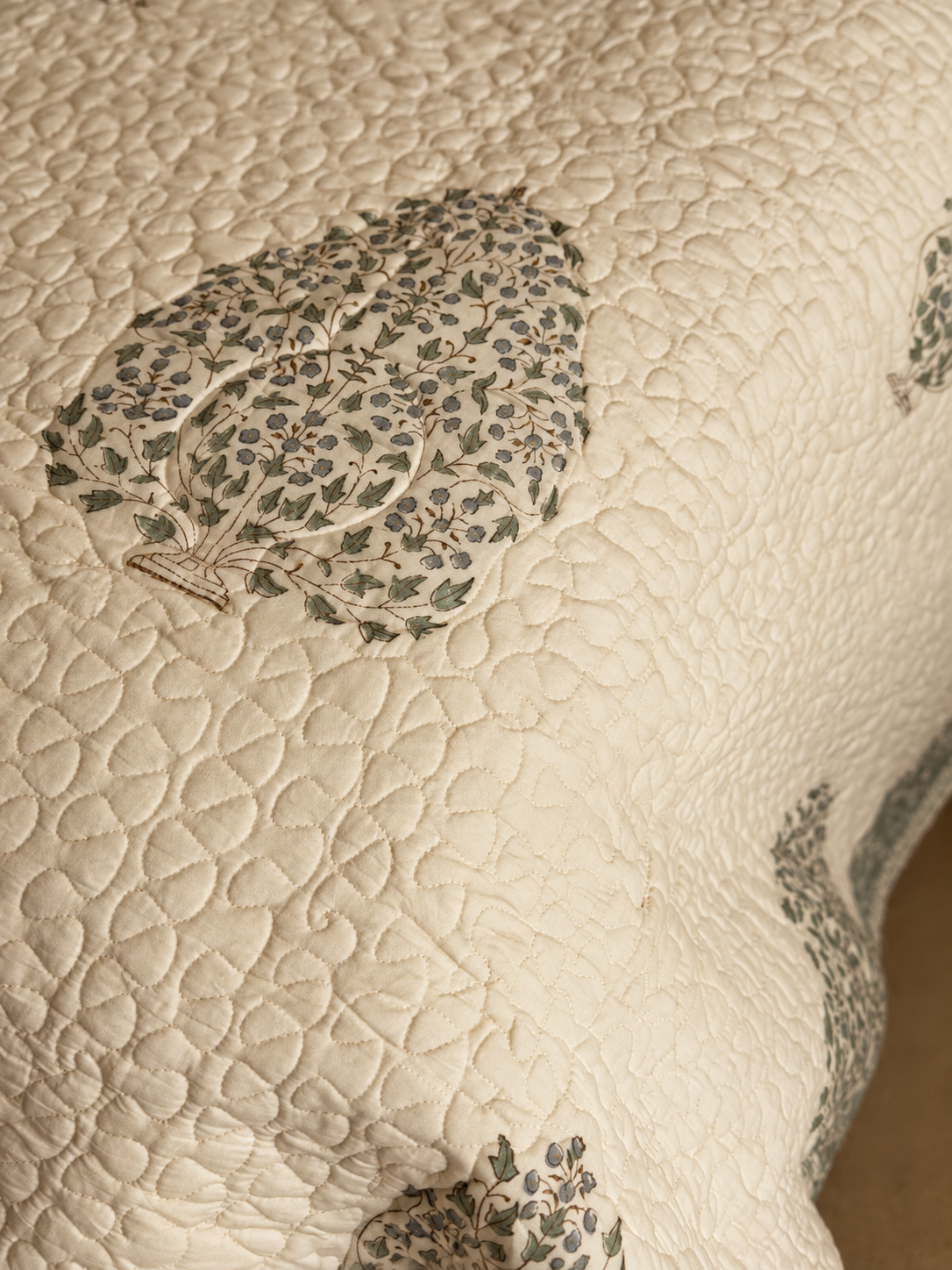 Antiqued Blue Shrub Bedspread/Quilt