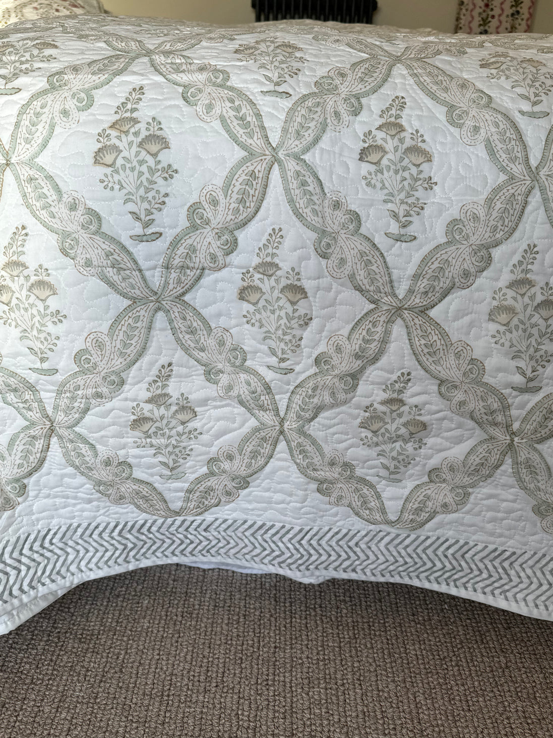 Beige Shield Foliage Bedspread
