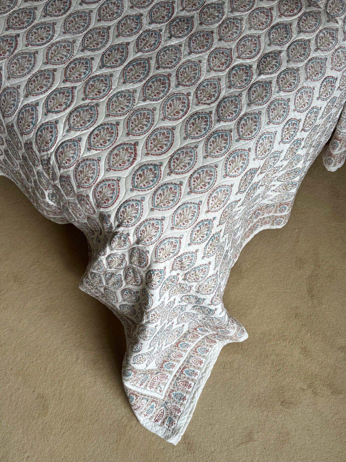 Provençal Oval Bedspread/Quilt