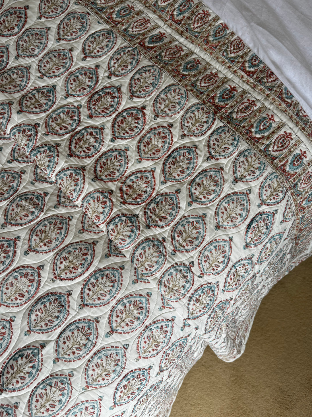 Provençal Oval Bedspread/Quilt