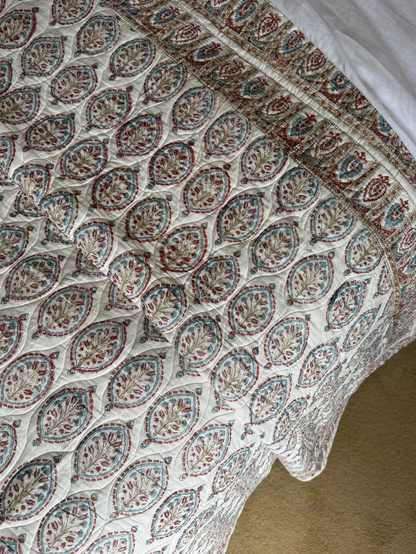 Provençal Oval Bedspread/Quilt