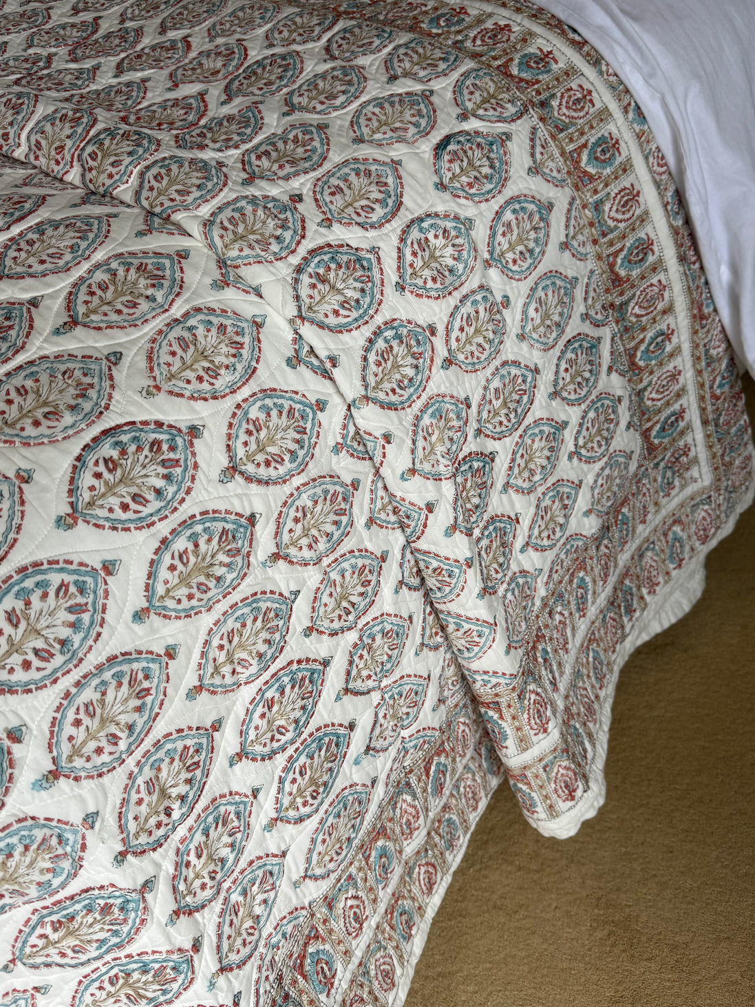 Provençal Oval Bedspread/Quilt
