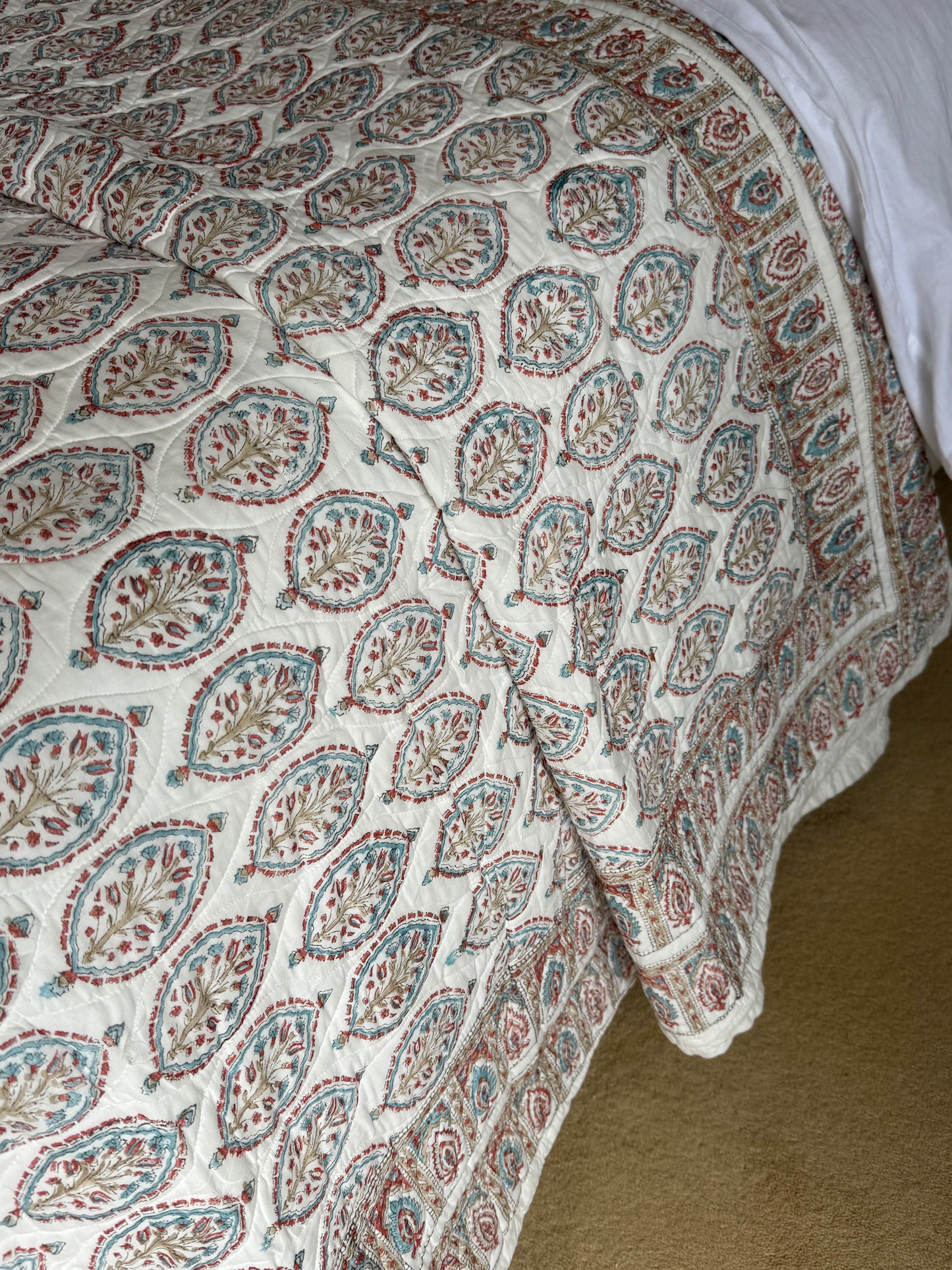 Provençal Oval Bedspread/Quilt