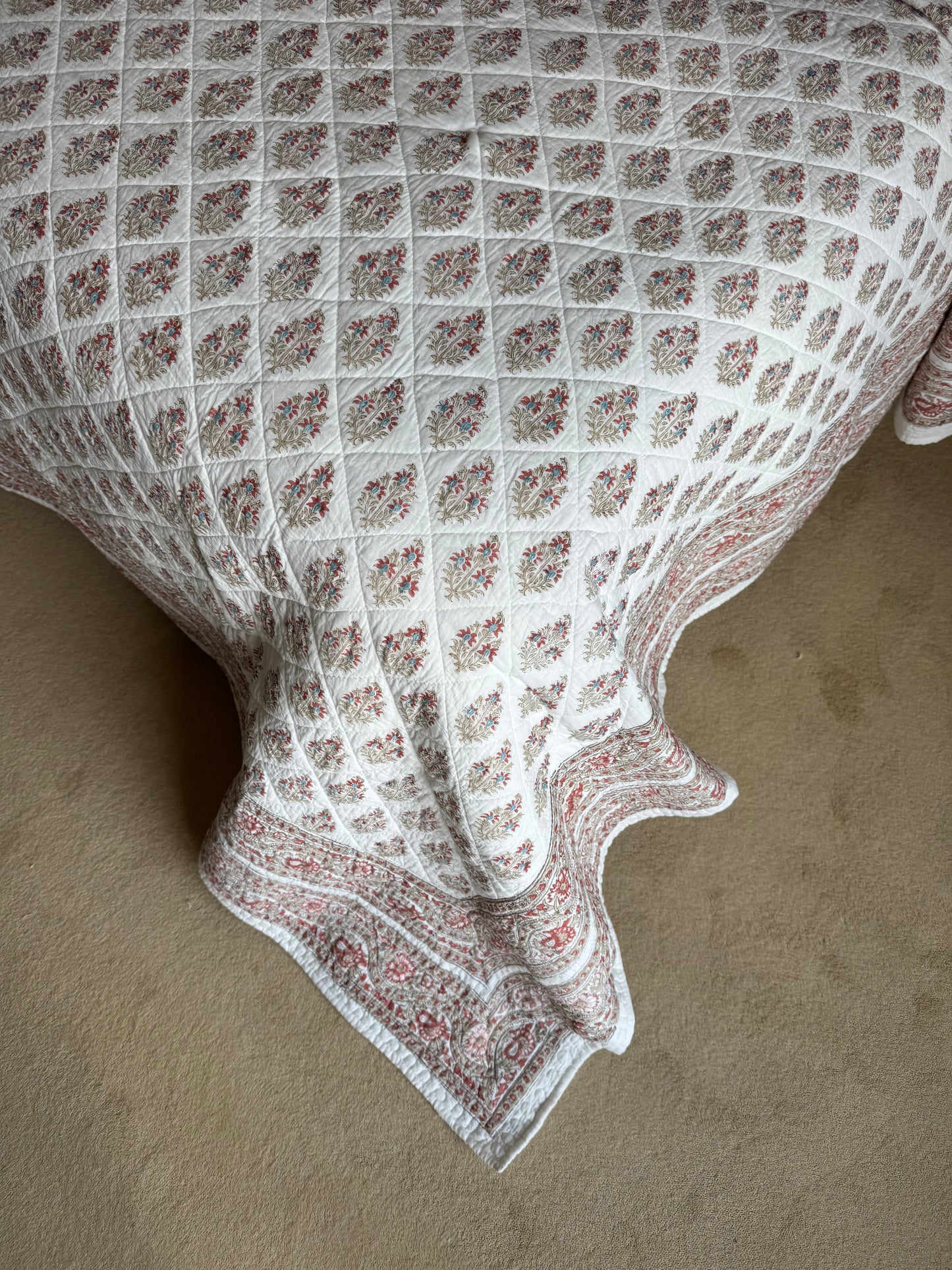 Provençal Blue & Red Shrub Bedspread/Quilt