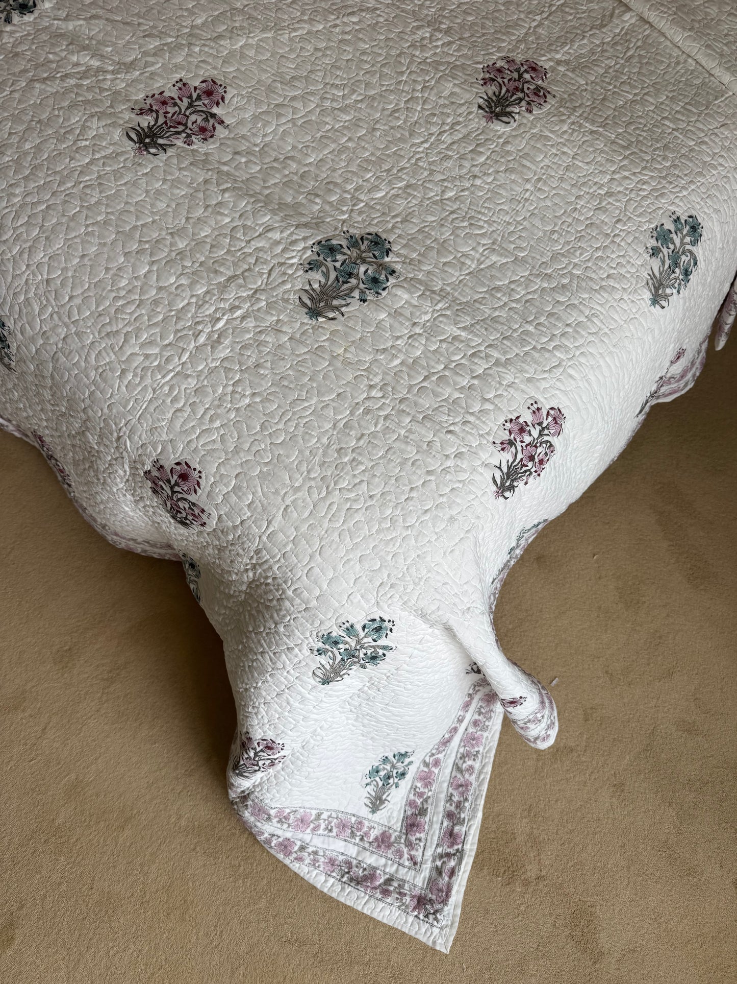 Pink & Blue Foliage Bedspread/Quilt