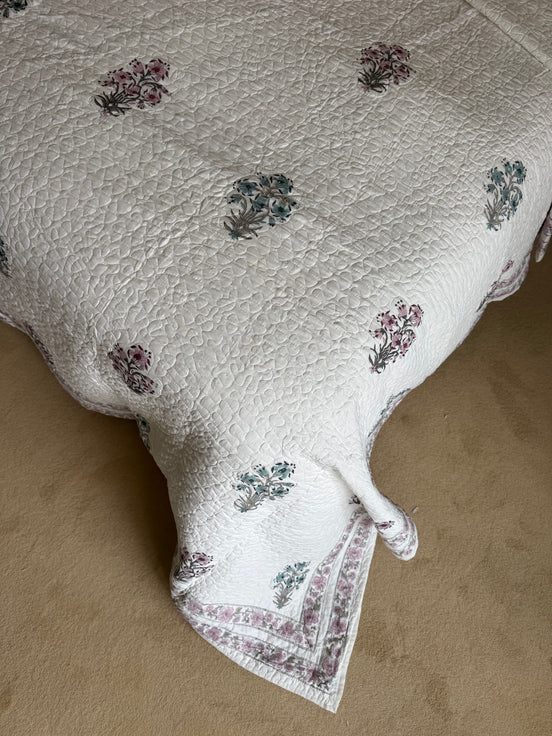 Pink & Blue Foliage Bedspread/Quilt