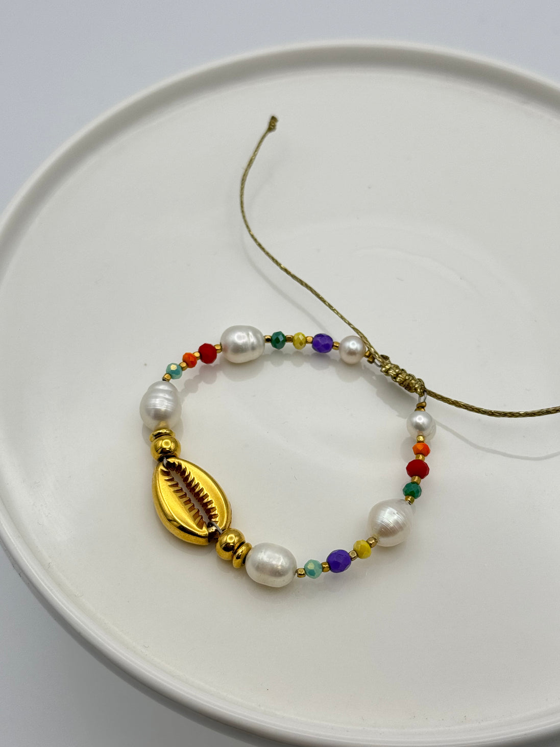 Gold Tone Shell & Pearl Beaded Adjustable Bracelet