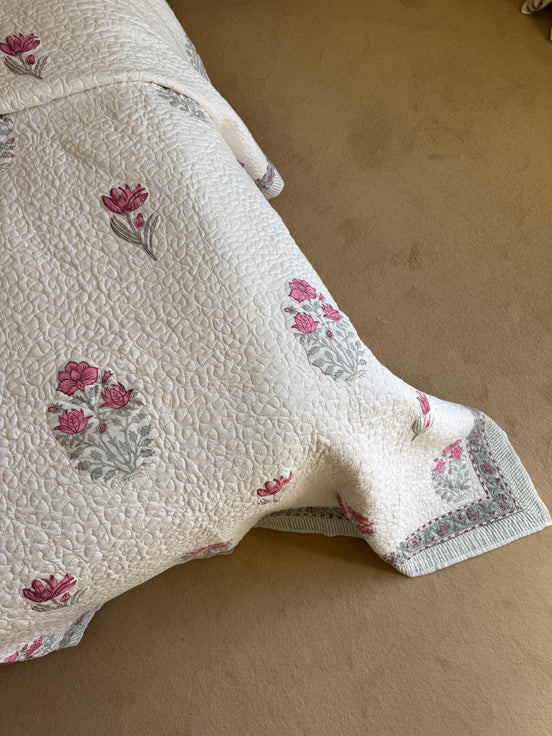 Pink Shrub Bedspread/Quilt