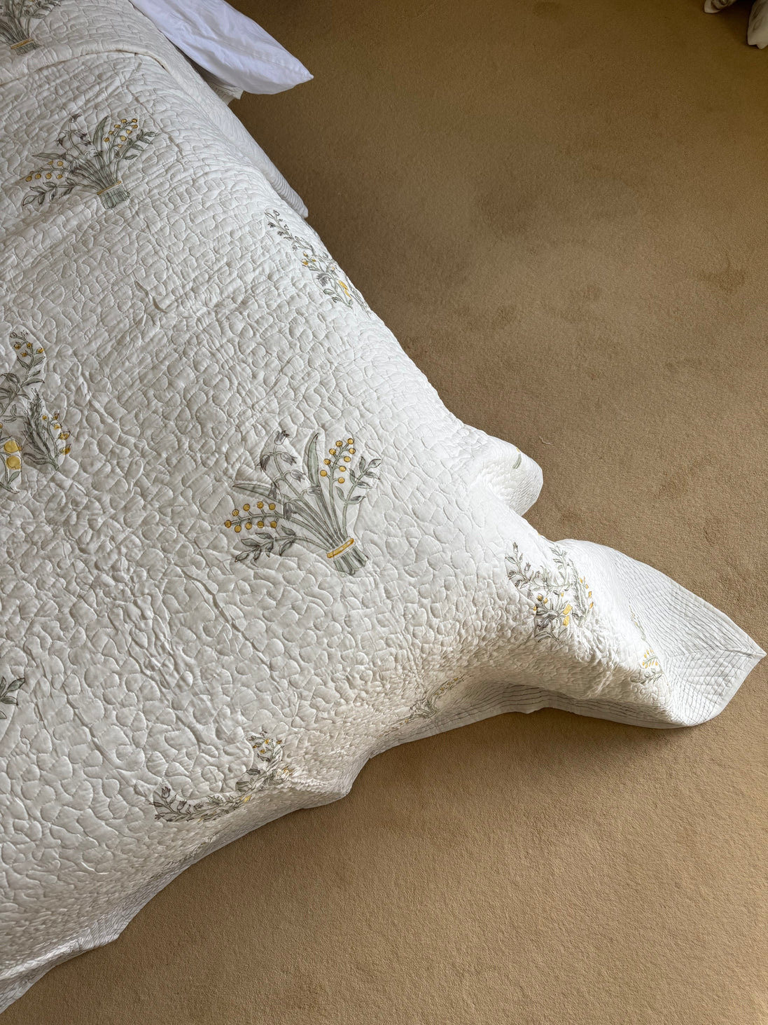 Yellow Posey Bedspread/Quilt