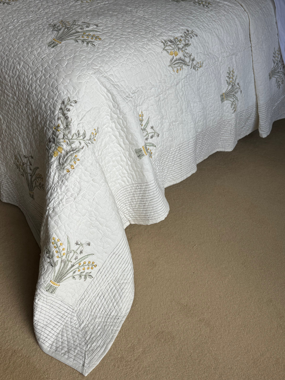 Yellow Posey Bedspread/Quilt