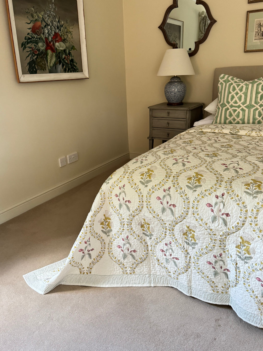Pink & Yellow Foliage Shield Bedspread/Quilt