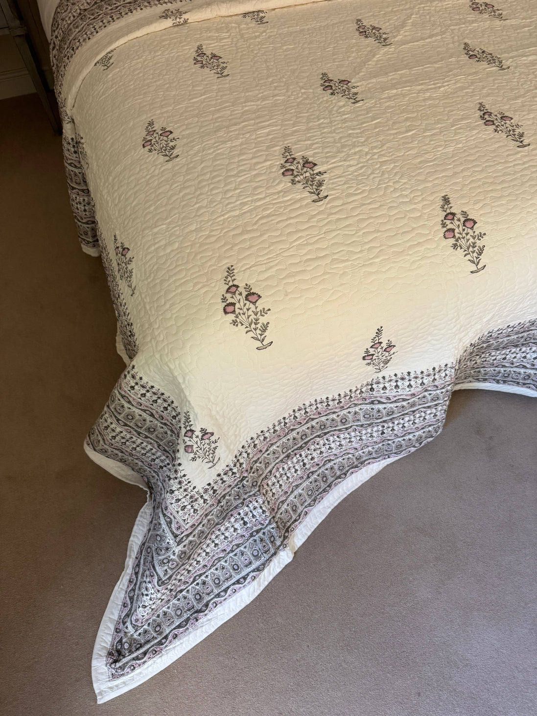 Pink Flower Bedspread/Quilt