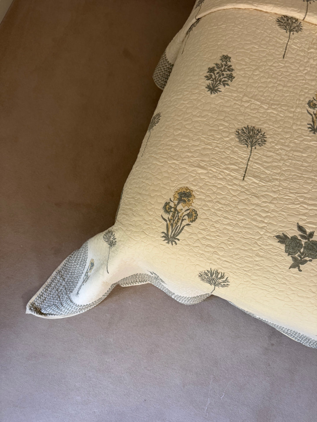 Yellow Tree Bedspread/Quilt