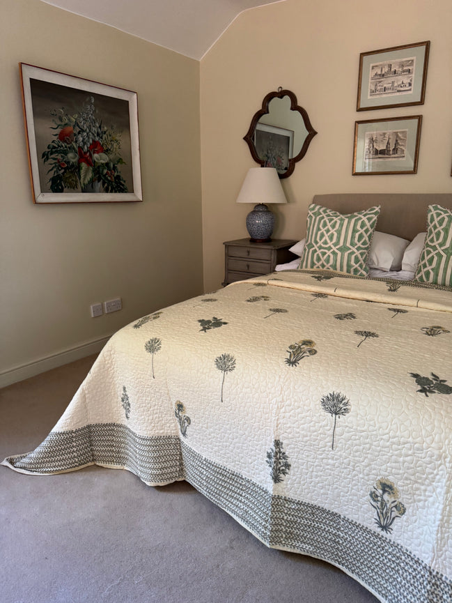 Yellow Tree Bedspread/Quilt