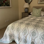 Green & Pink Lattice Bedspread/Quilt