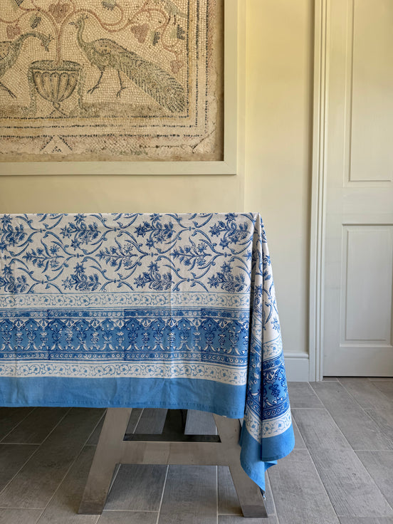 Blue Thorned Foliage Tablecloth