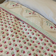 Palmtree & Pink Flower Shrub Bedspread/Quilt