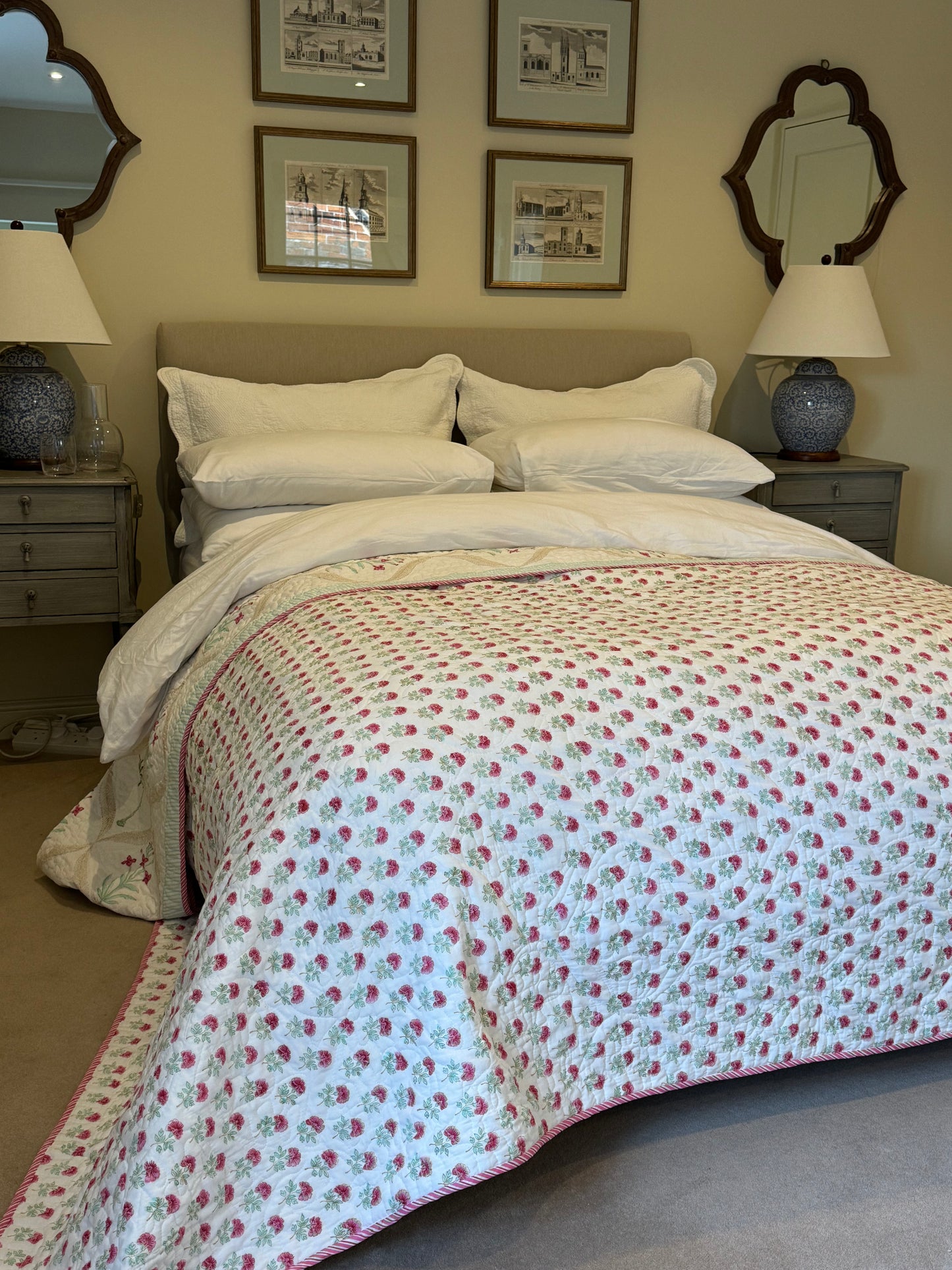 Palmtree & Pink Flower Shrub Bedspread/Quilt