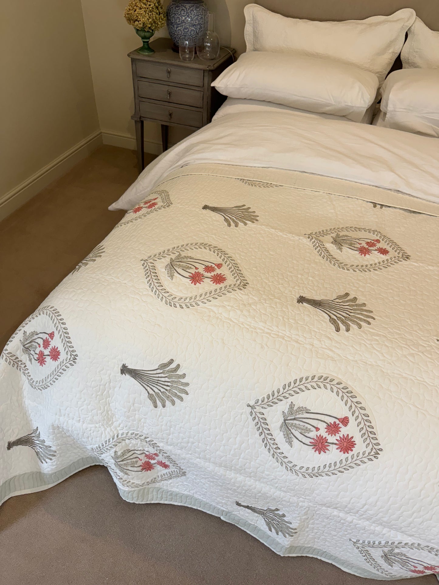 Shield Foliage Bedspread/Quilt