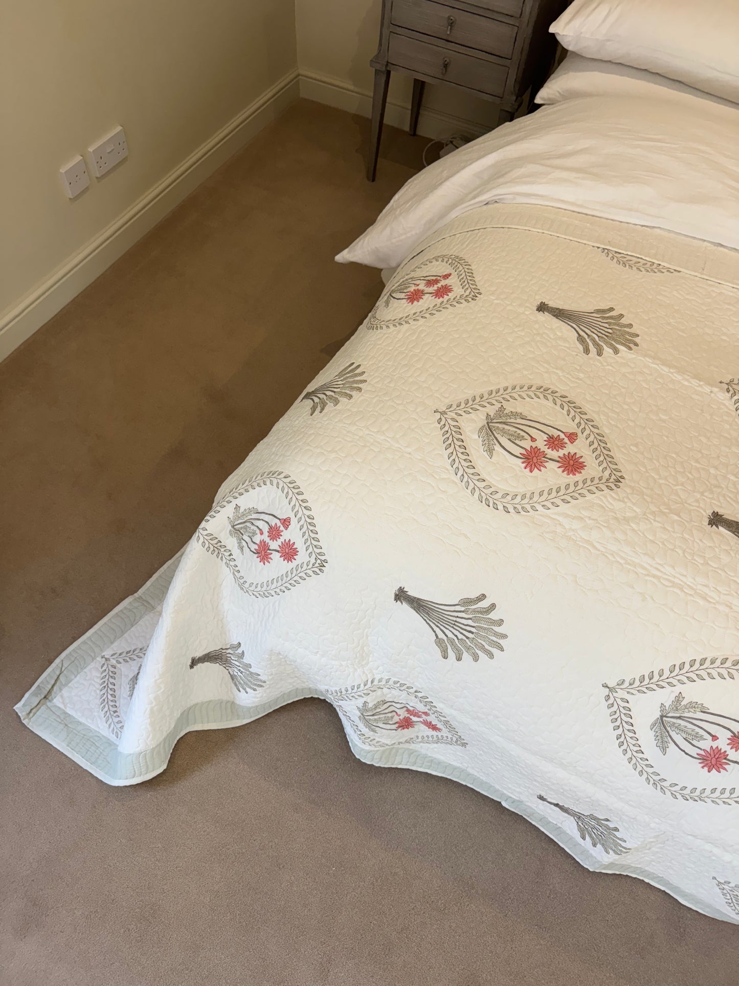 Shield Foliage Bedspread/Quilt