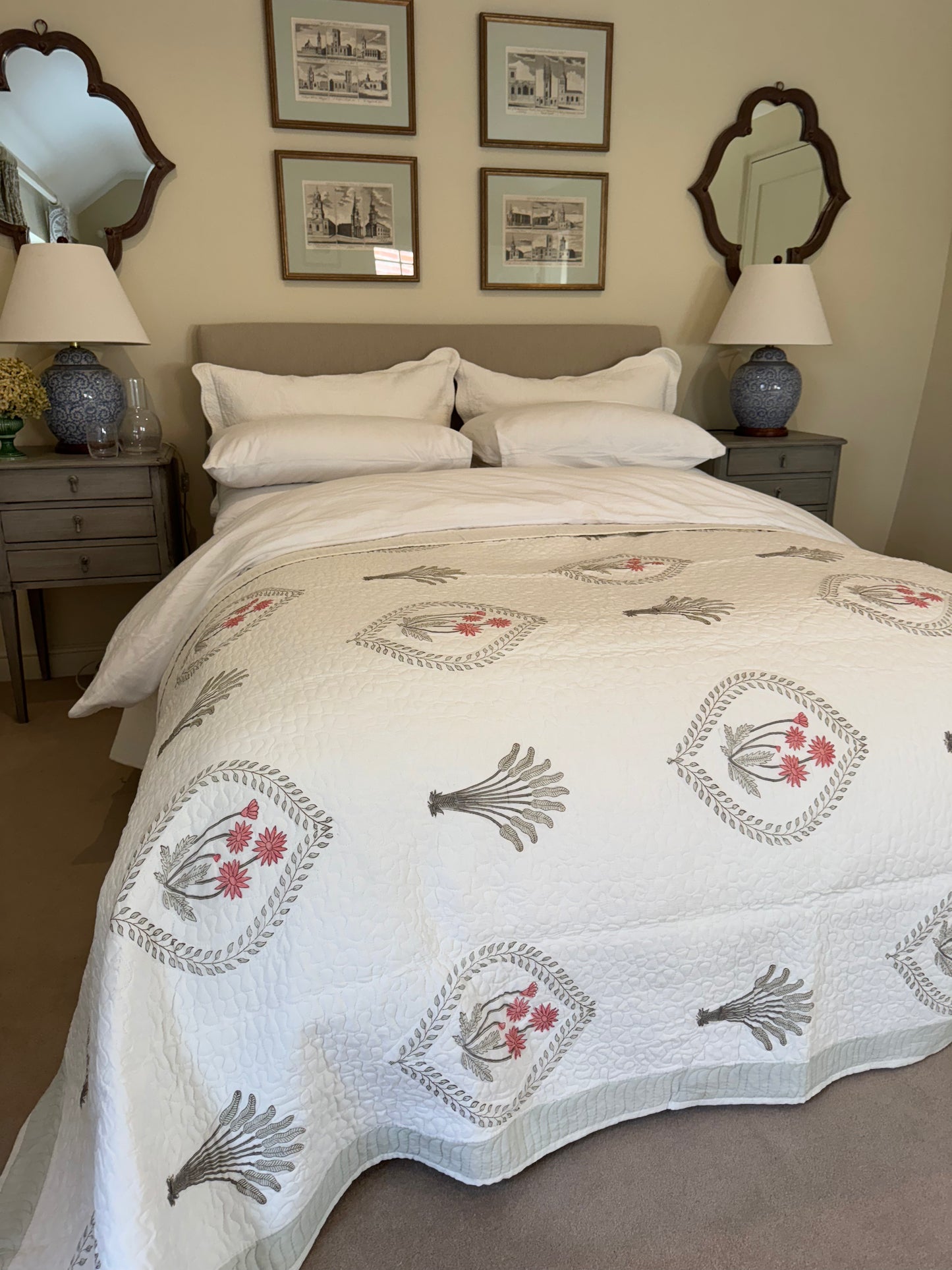 Shield Foliage Bedspread/Quilt