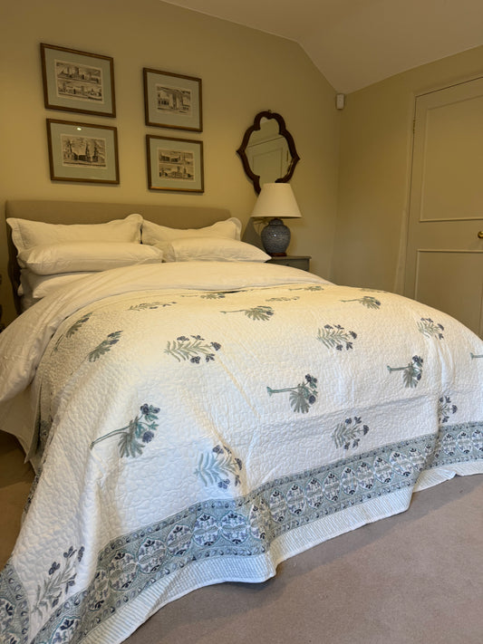 Pale Blue Foliage Bedspread/Quilt