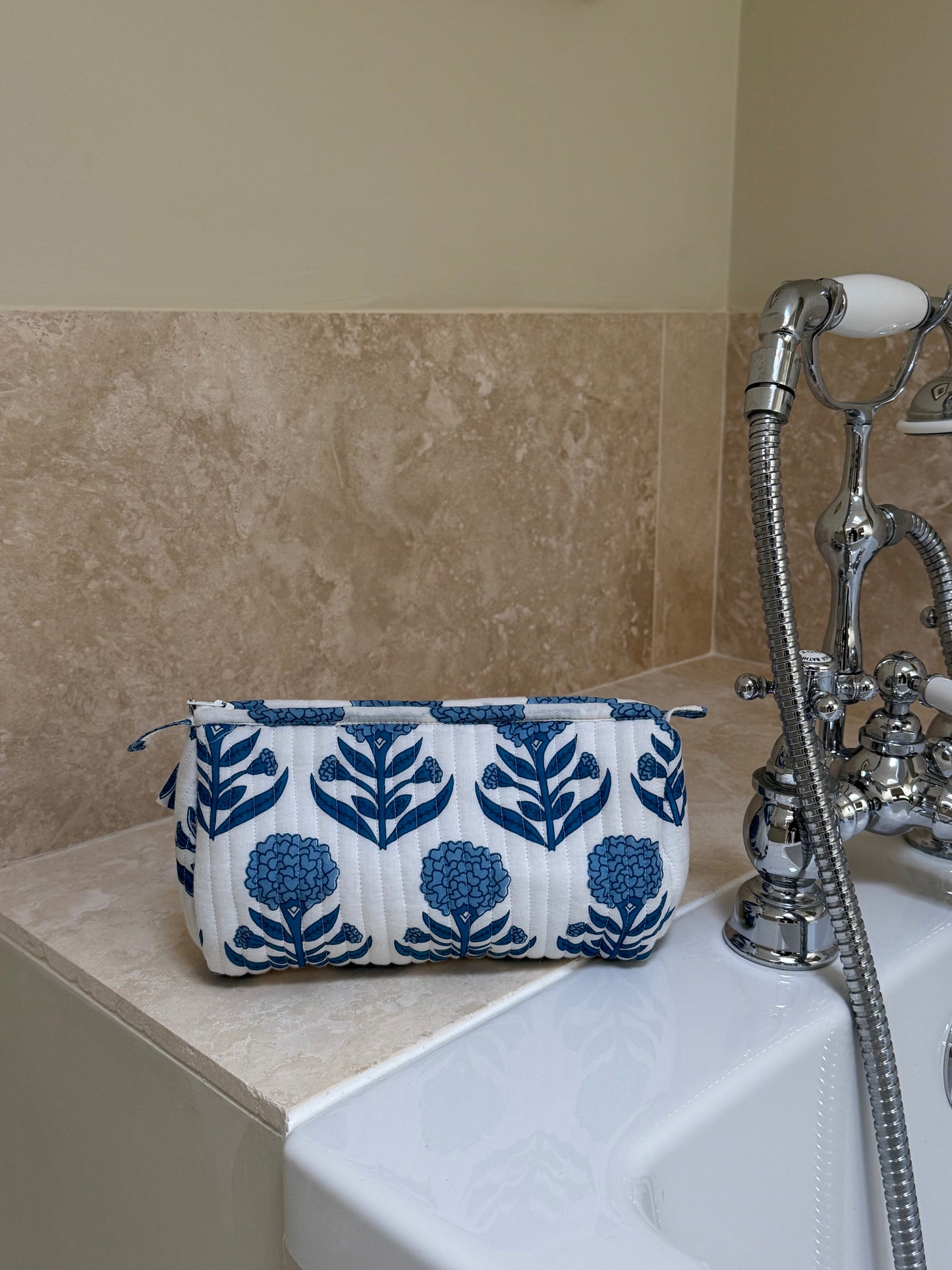 'Blue Daisy' Block Printed Sponge Bag/Washbag